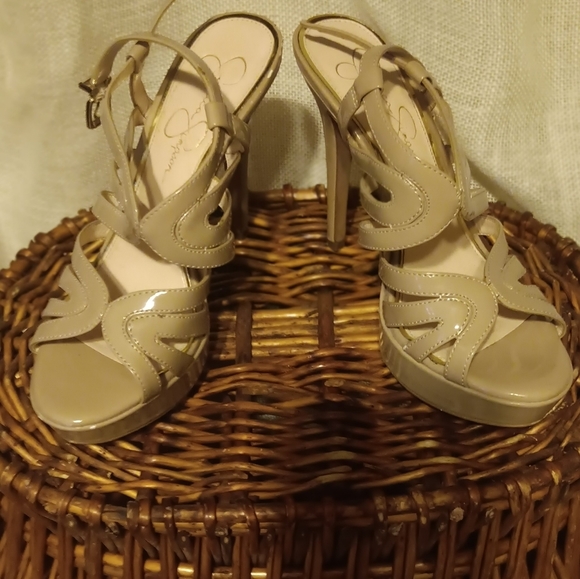Jessica Simpson tan heels with strap and clasp - Picture 3 of 8